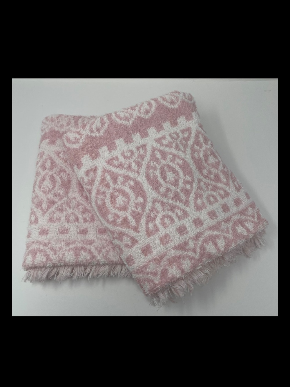 Vintage Pink White Jacquard Bath Towels Fringe Floral Scroll Set of 2